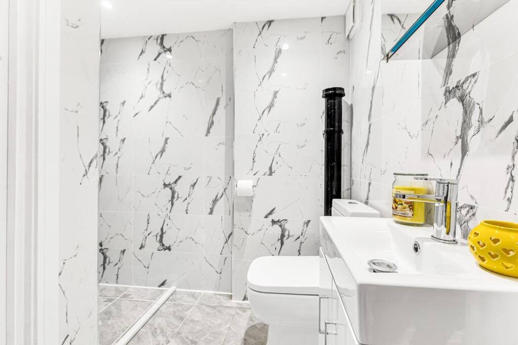 Luxstay Holland Park Apartment With Ac ロンドン エクステリア 写真
